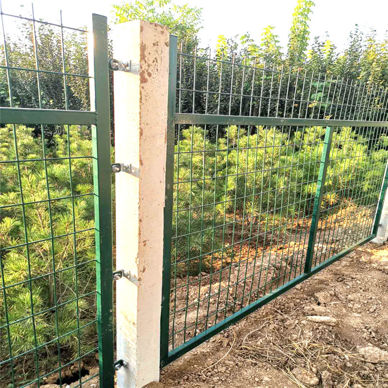 桥下封闭网  8001金属网片栅栏8002 高铁桥下防护栅栏 工厂自营