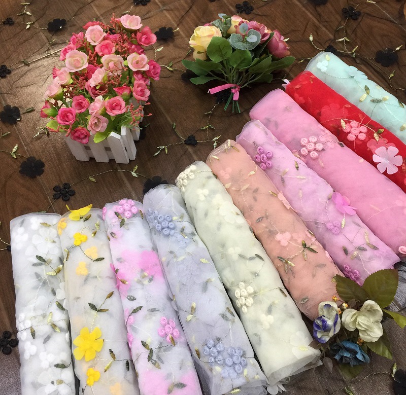 厂家直销 高档六朵叠花网纱面料 童装刺绣布料 蕾丝花边面料布料