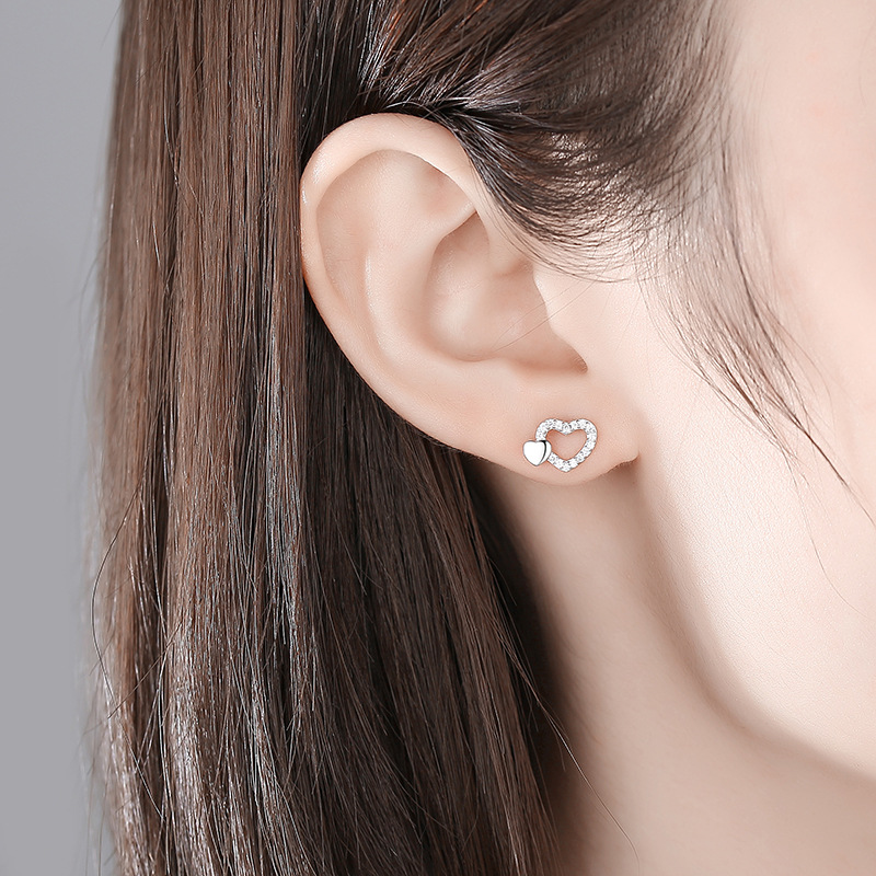 S925 plata esterlina pendientes encantadores 2020 nuevo estilo pendientes de corazón a corazón pequeños pendientes de moda mujer elegante simple