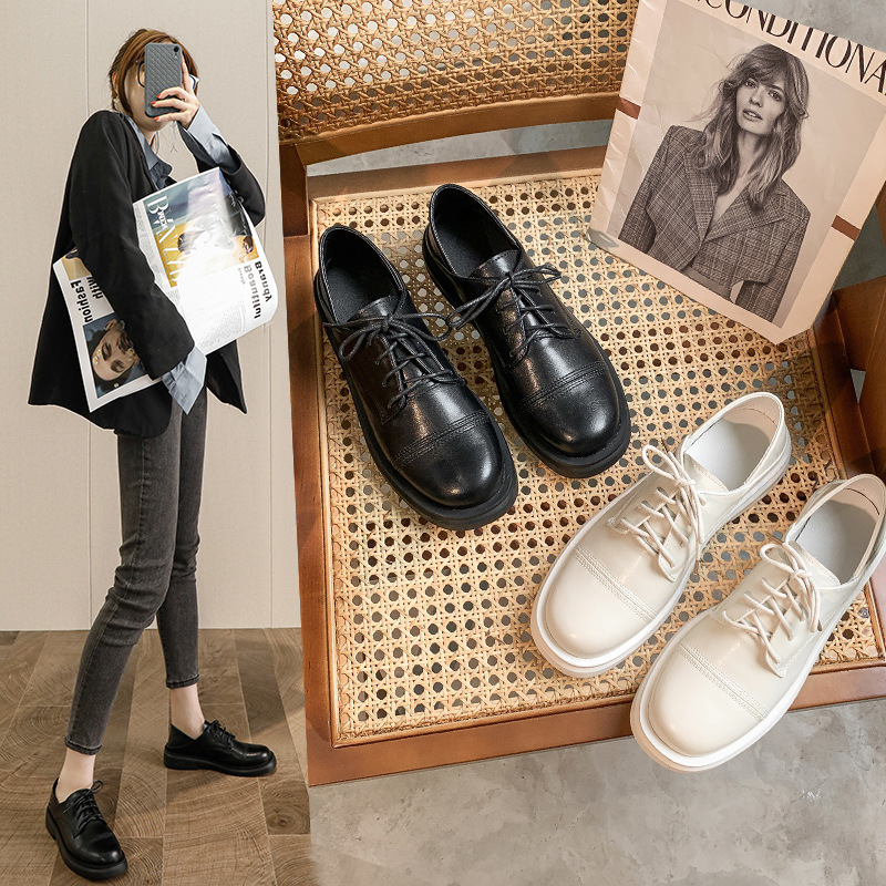 Black low solid color shoes English style with shoelaces