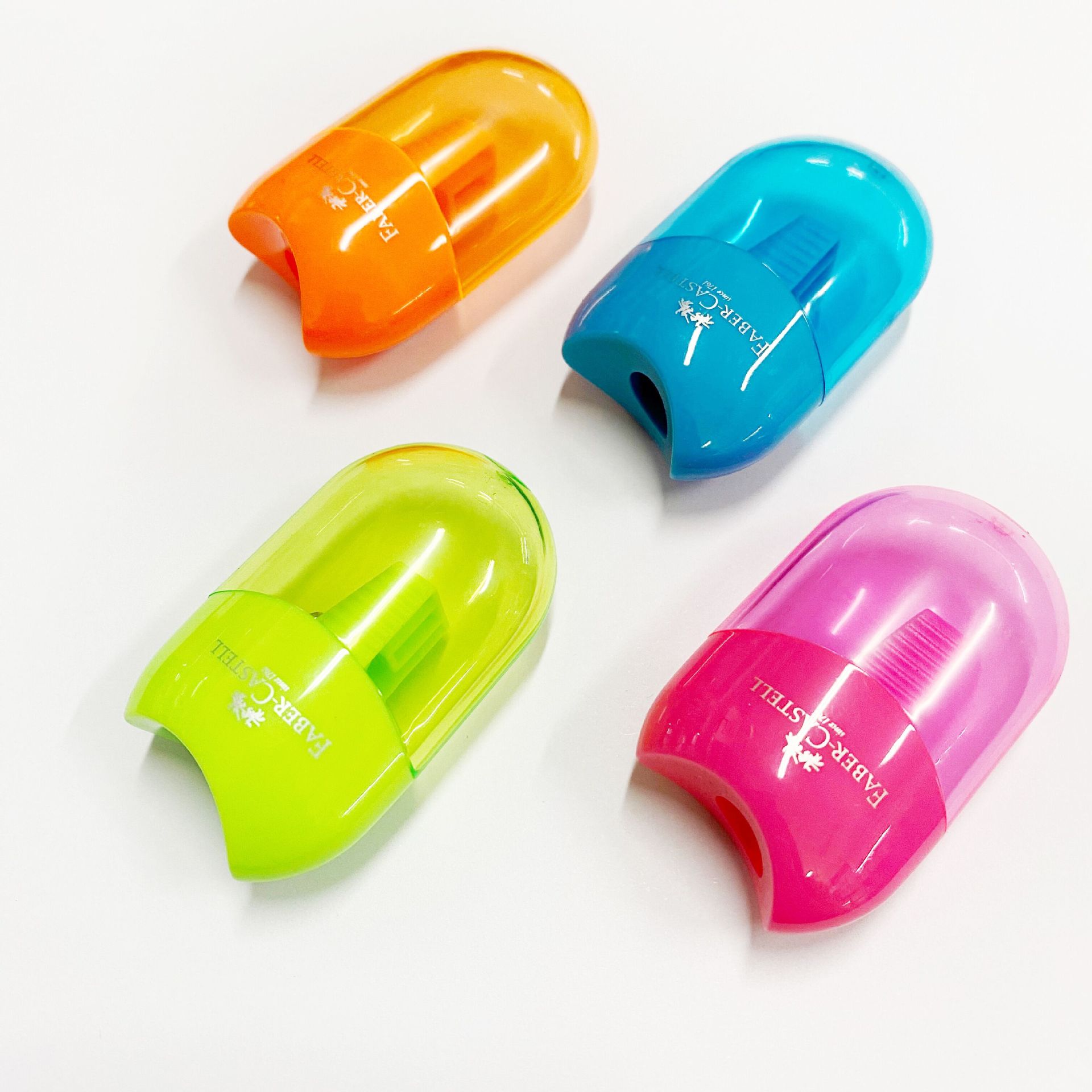 183502 Sacapuntas de lápiz de un solo agujero de color caramelo (color al azar)