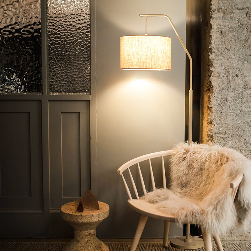 Lámpara de pie creativa moderna nórdica sala de estar americana sofá estudio dormitorio B & B noche pesca lámpara de mesa vertical