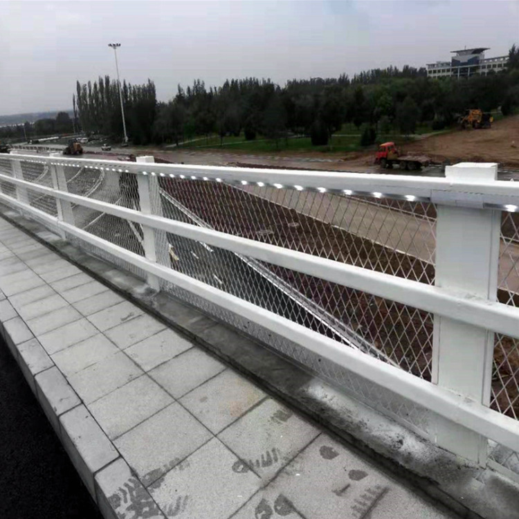 厂家供应桥梁景观护栏河道 道路护栏复合管护栏 公路隔离灯光护栏