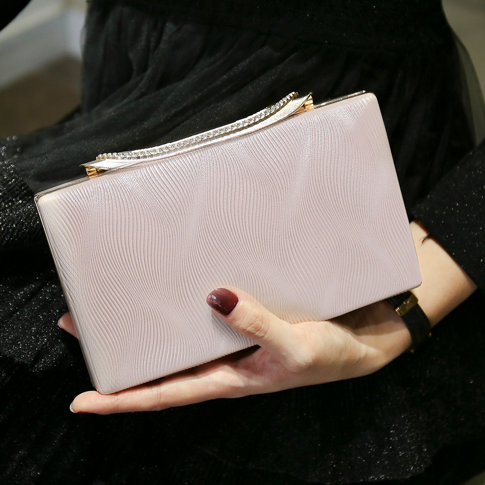 2023 nuevo bolso de noche transfronterizo bolso de banquete bolso de hombro de moda bolso de noche de mano vestido de todo fósforo pequeño bolso cuadrado