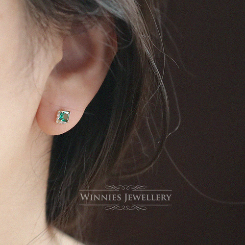 All-over S925 silver plated 14K gold stud earrings, emerald zirconium diamond princess side inlaid simple light luxury stud earrings for women