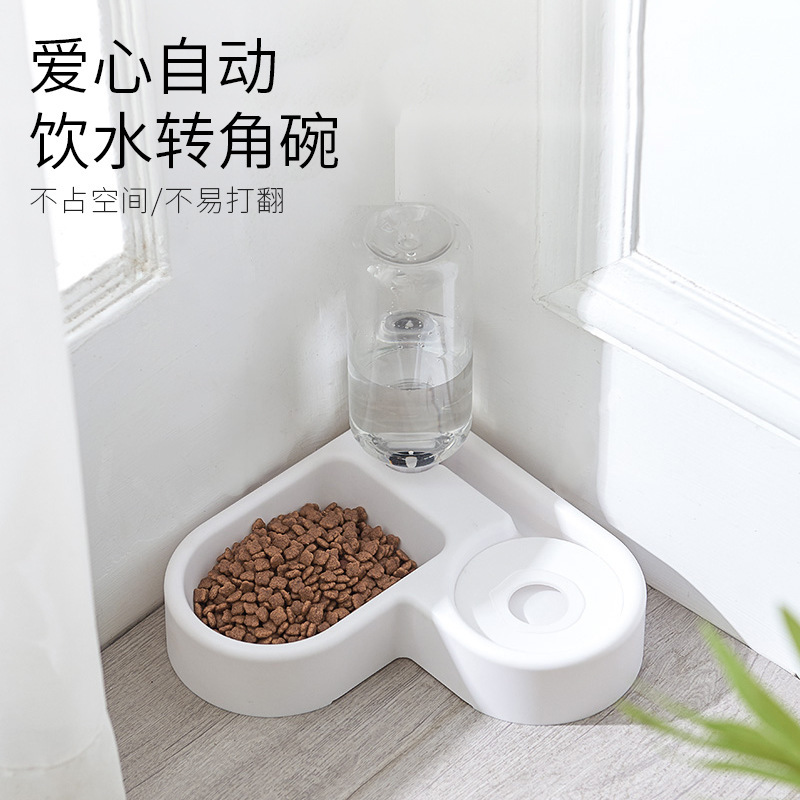Fábrica en stock agua potable Love Bowl de doble uso a prueba de humedad tazón de gato multifuncional automático de agua potable esquina de la pared Pet Bowl