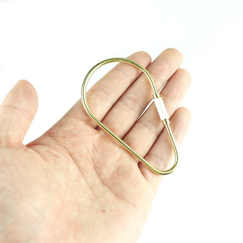 Llavero de latón llavero de metal para hombres y mujeres Llavero de metal EDC herramienta hebilla en forma de d