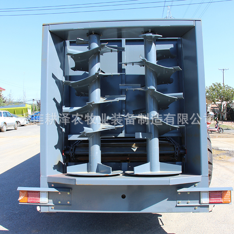 撒肥机多少钱 厂家直销农用牵引式撒肥车 新型农机设备