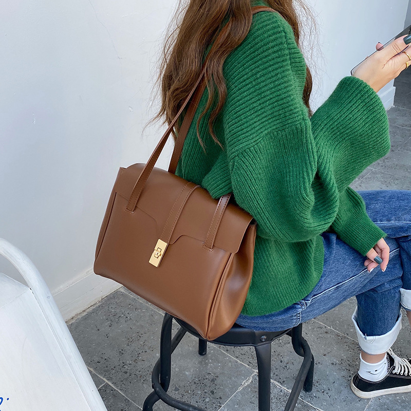 Soft Leather Large-Capacity Fashionable Retro Flip-Top Commuter Bag for Women 2026 Autumn and Winter New Style Single Shoulder Tote Large Bag Soft Leather Large-Capacity Fashionable Retro Flip-Top Commuter Bag for Women 2026 Autumn and Winter New Style Single Shoulder Tote Large Bag