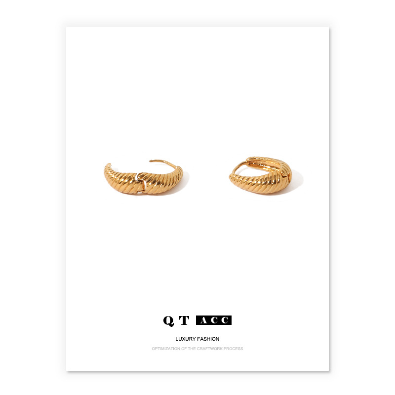 Cuerpo de bronce dorado de moda moda temperamento exquisito círculo de orejas diarias pendientes de orejas de mujer chapado de color