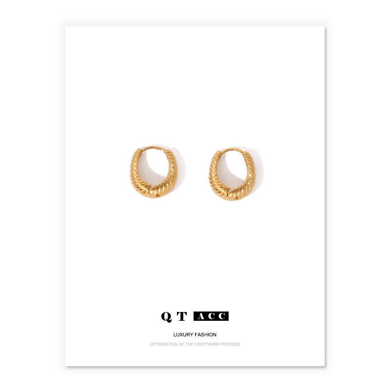 Cuerpo de bronce dorado de moda moda temperamento exquisito círculo de orejas diarias pendientes de orejas de mujer chapado de color
