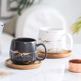 Кружевная золотая серия, матовая золотая кофейная чашка, керамическая чашка для чая с узором из черного и белого золота, деревянная чашка и блюдце с золотой оправой