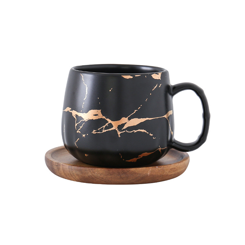 B2050-Черное золото, кружево, тип 400 мл, одна чашка с деревянным блюдцем