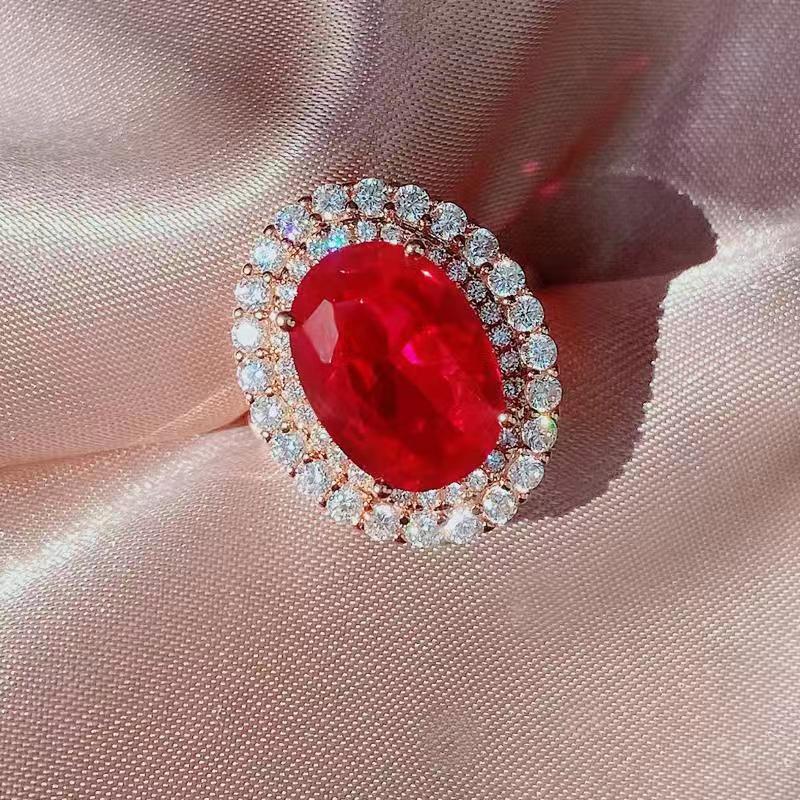 Zhuang Shengsheng Jewelry Simulación Corindón rojo 18K Oro rosa Paloma Huevo 8*10 Juego de anillo rojo