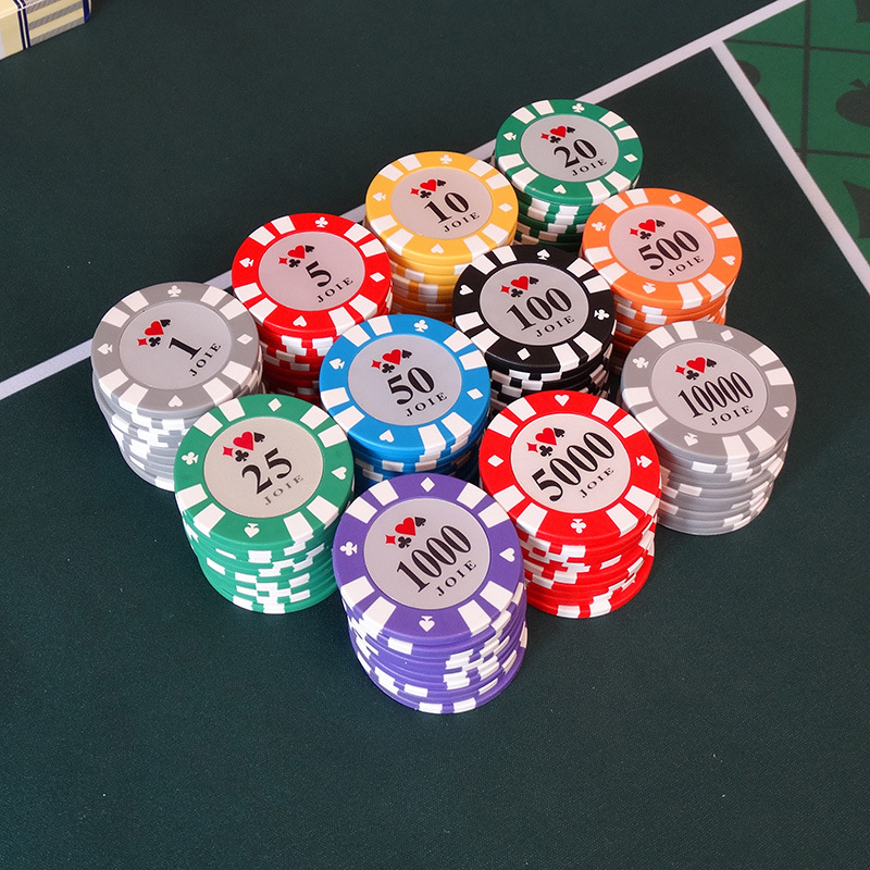 Texas Hold'em chip clay, 14 grams, heavy to the touch, burr-free, brightly colored and easy to distinguish.