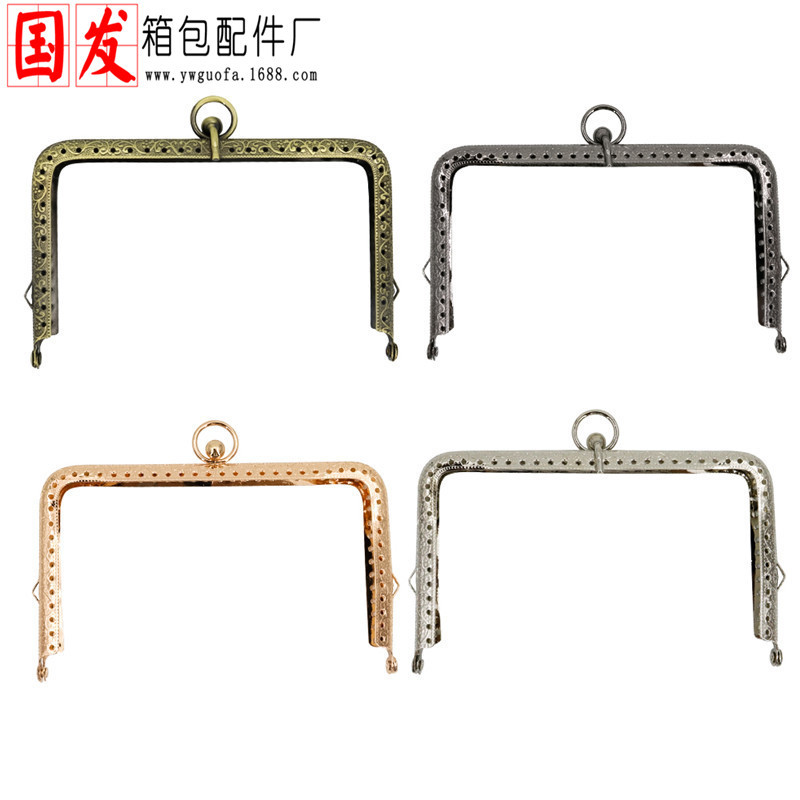 13CM bolsas de tarjetas en relieve 11CM cuadrado alto pie largo bolsas de oro orejas accesorios de bolsas hechas a mano