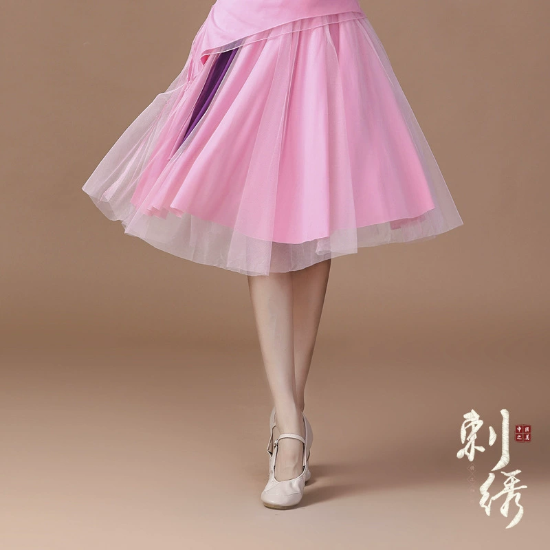 Yunshang Plaza Dance New Set New Set Women Spring Dance Classical Yangge Fan Pavilion Umbrella Dance Watch Performance Dance Services