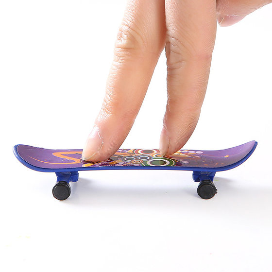 Creative fingertip finger skateboard plastic desktop decompression toy fingertip skateboard sports toy stall gift