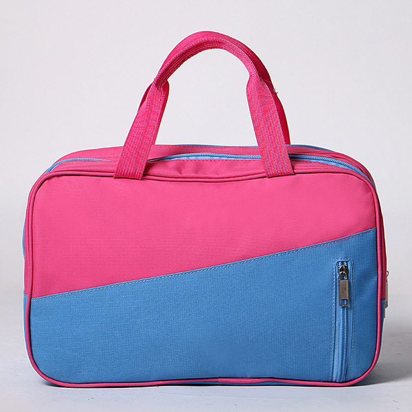 Capacious sports bag for men and women