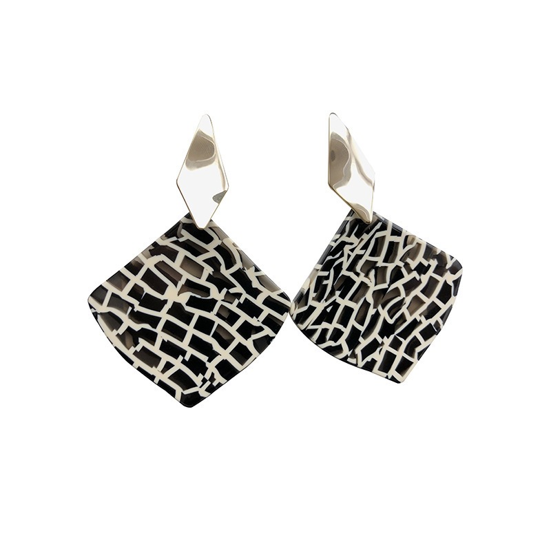 Fashionable elegant square earrings