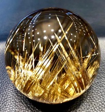 天然钛晶球 直径：6.2公分 重335.6克 还有各种美货尽在规格里