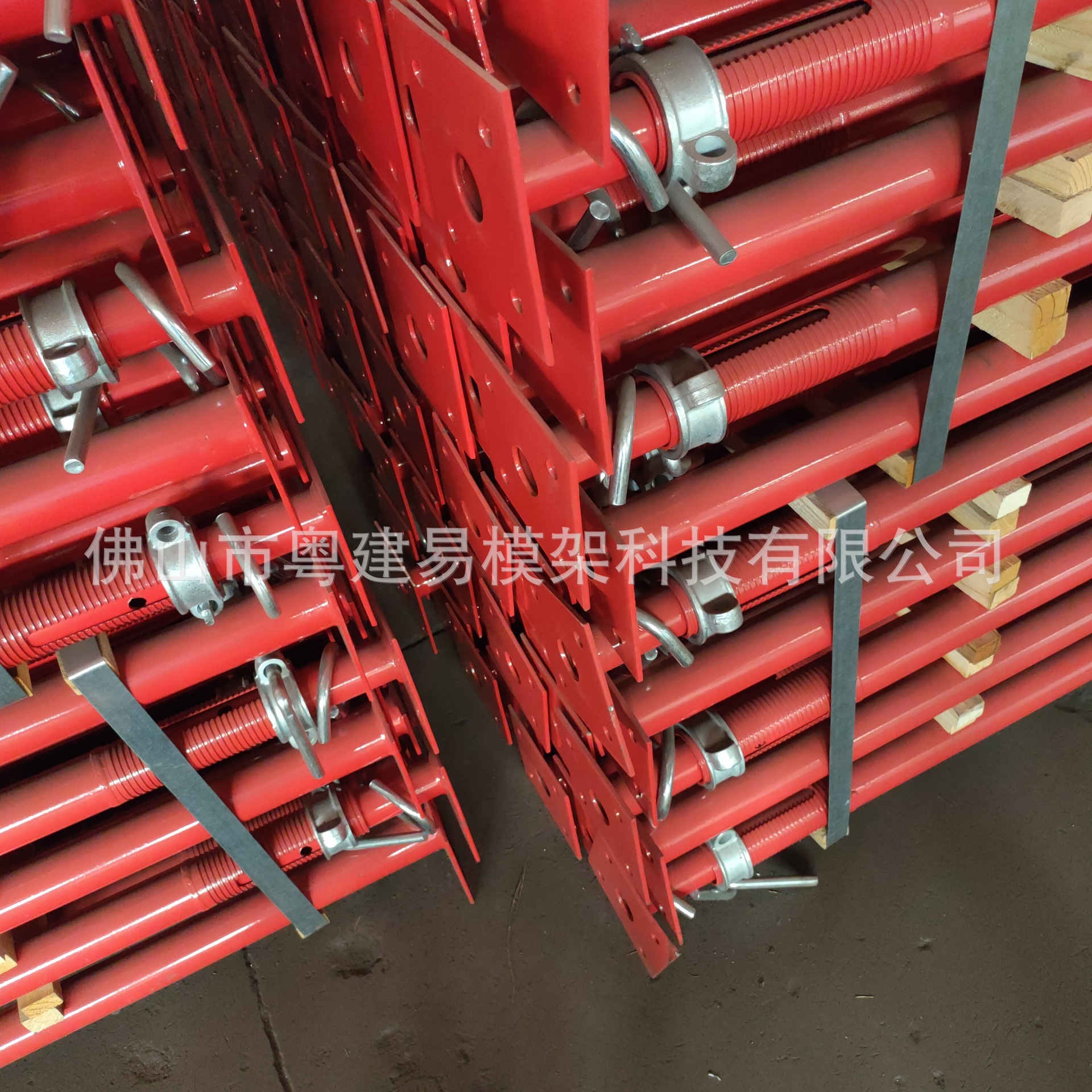 佛山粤建易530独立式钢支撑格构柱地铁钢围檩可调节斜支撑