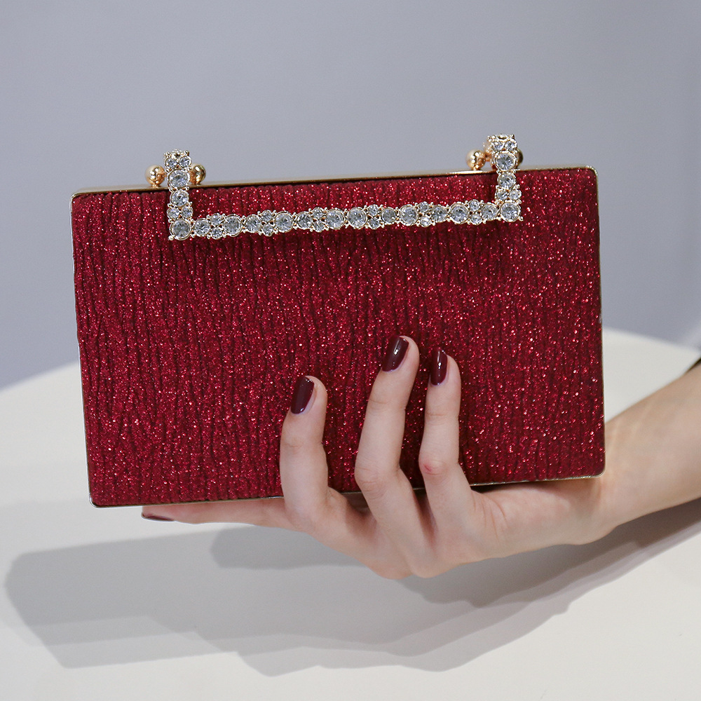 Bolso de noche plisado de moda europea y americana bolso de novia de diamante rojo brillante rosa vestido de banquete bolso transfronterizo Chaozhou fabricante