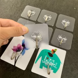 湿巾纸;蜡烛;一次性洗脸巾