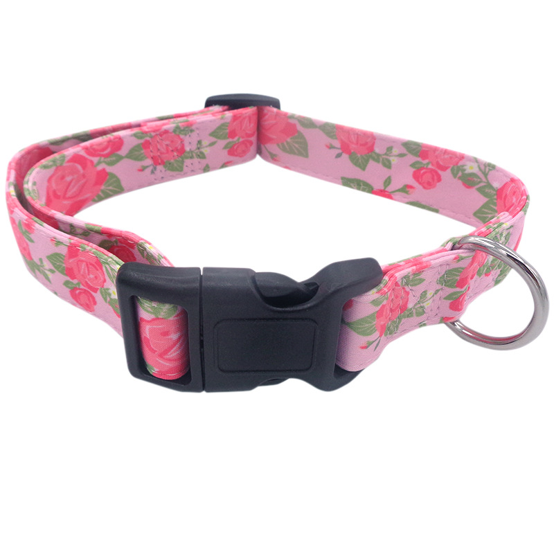 Productos para mascotas al por mayor collar de tela de doble capa impresión suave rosa pequeño collar de perros crisantemo blanco collar de venta caliente transfronterizo