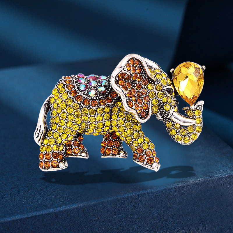 Jewelry Clothing Crystal Auspicious Lucky Elephant Alloy Rhinestone Elephant Animal Corsage Golden Elephant Brooch