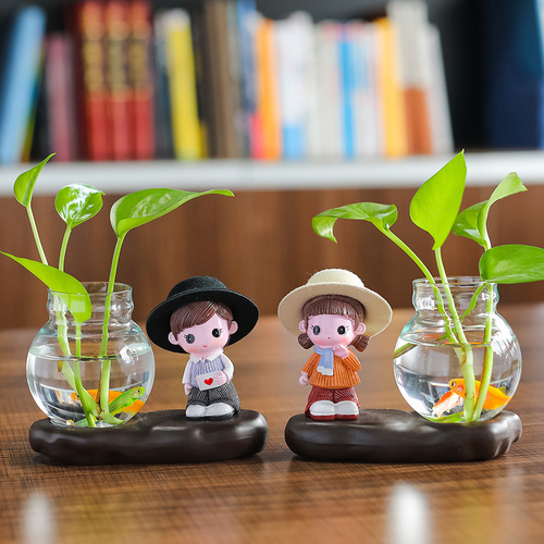 Creative resin crafts, home furnishings, cute couple dolls, flower arrangements, hydroponic pothos vase, desk accessories