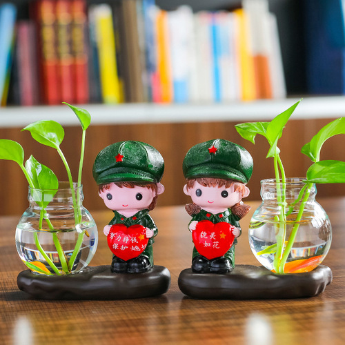 Creative resin crafts, home furnishings, cute couple dolls, flower arrangements, hydroponic pothos vase, desk accessories