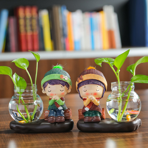 Creative resin crafts, home furnishings, cute couple dolls, flower arrangements, hydroponic pothos vase, desk accessories