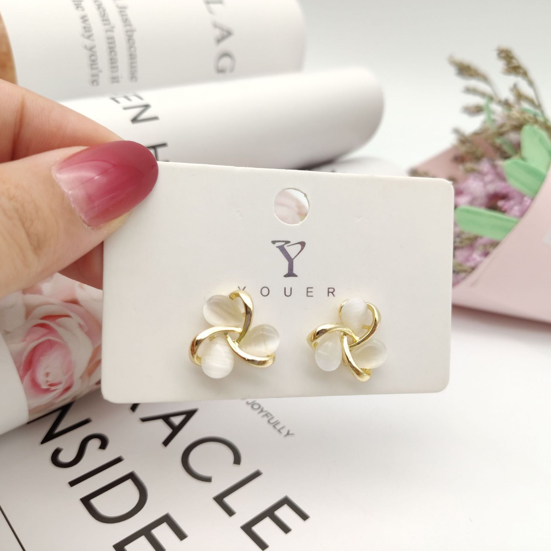 Universal elegant earrings
