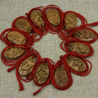 厂家货源 批发零售十二生肖桃木项链挂件实木雕刻吊坠 可雕刻logo