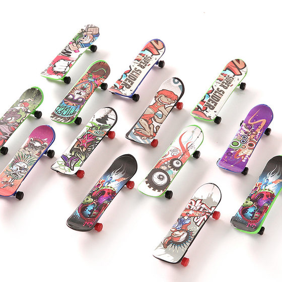 Creative fingertip finger skateboard plastic desktop decompression toy fingertip skateboard sports toy stall gift