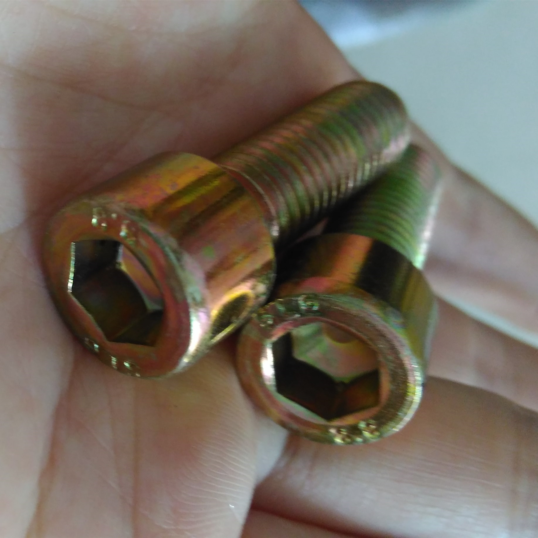 M4M5M6M8内六角螺丝8.8级彩锌内六角圆柱头内六角螺丝圆头内六角