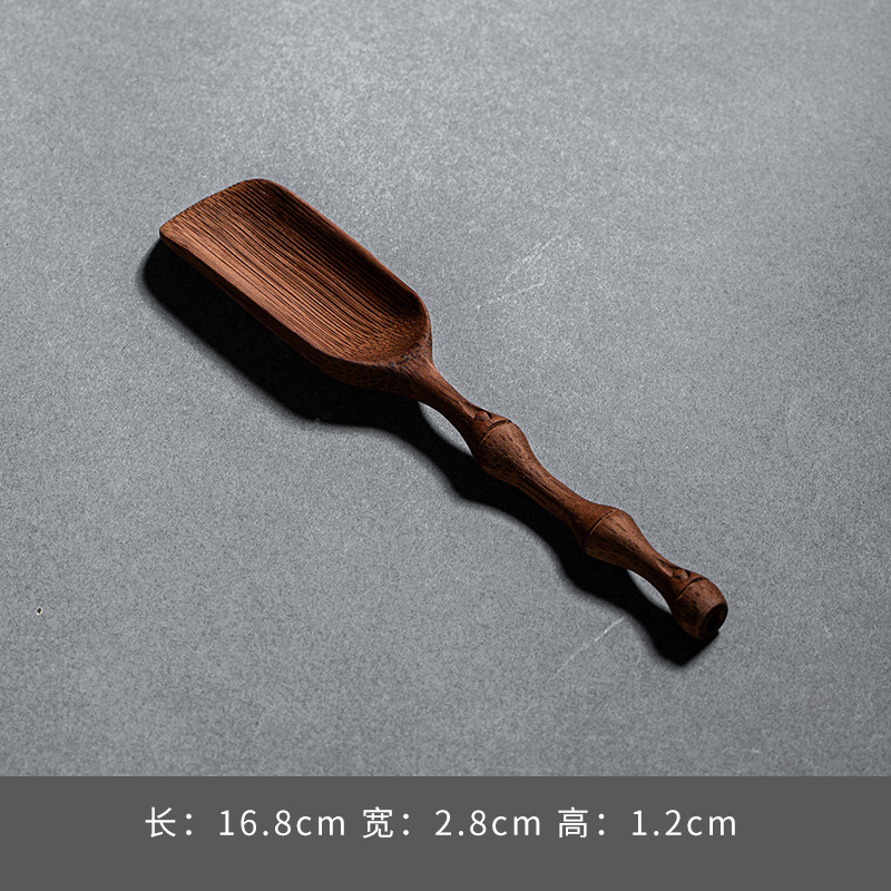 어두운 대나무 가지 차