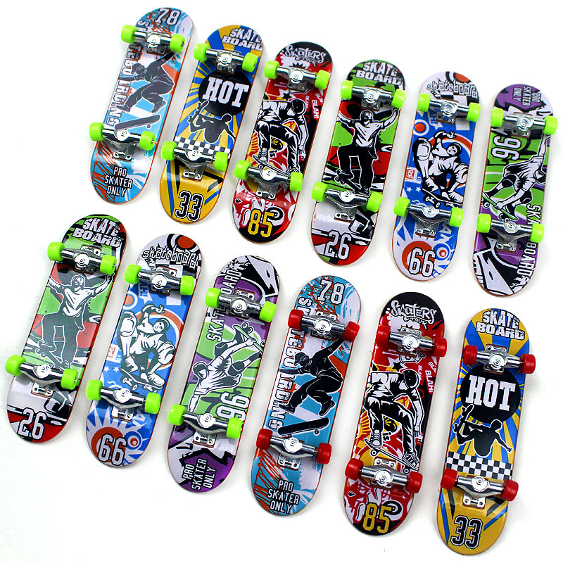 Factory supply wholesale alloy finger skateboard desktop plastic fingertip skateboard educational toys cross-border explosions