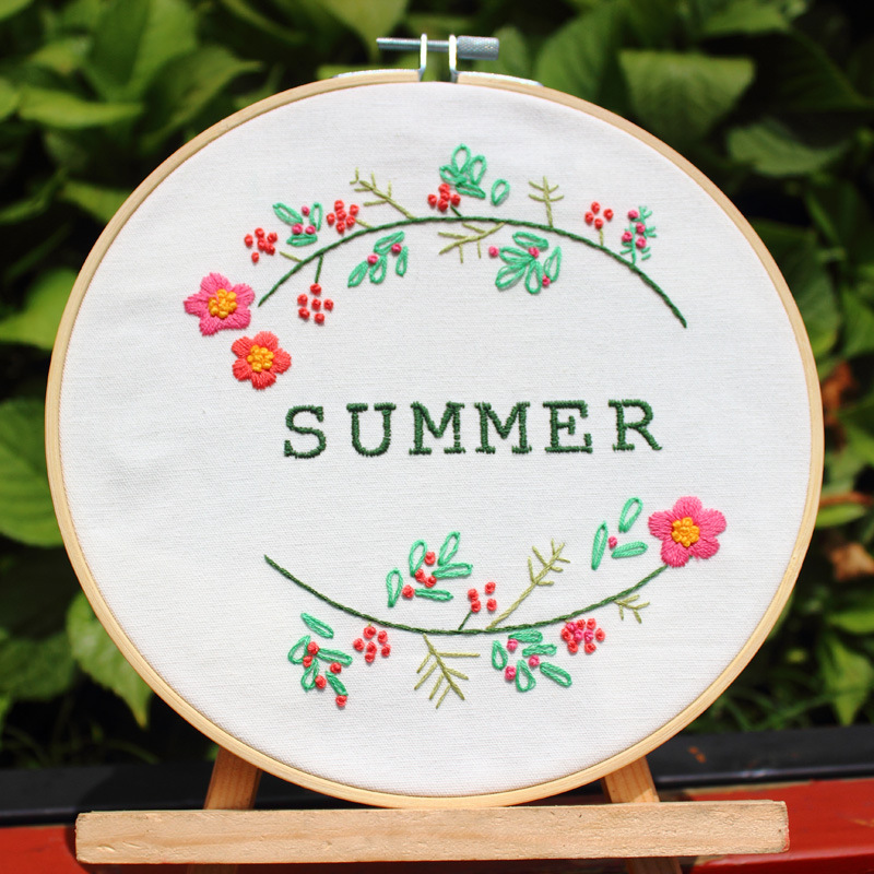 Ventas directas de la fábrica cuatro estaciones Primavera Verano otoño tela hecha a mano DIY principiante bordado europeo flores y plantas paquete material kit costura