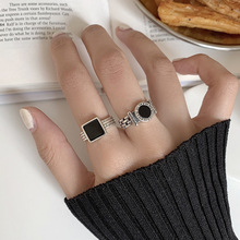 �պ����ź�ɫ���ν�ָŮʱ�������������ֶ�������������ָ����
