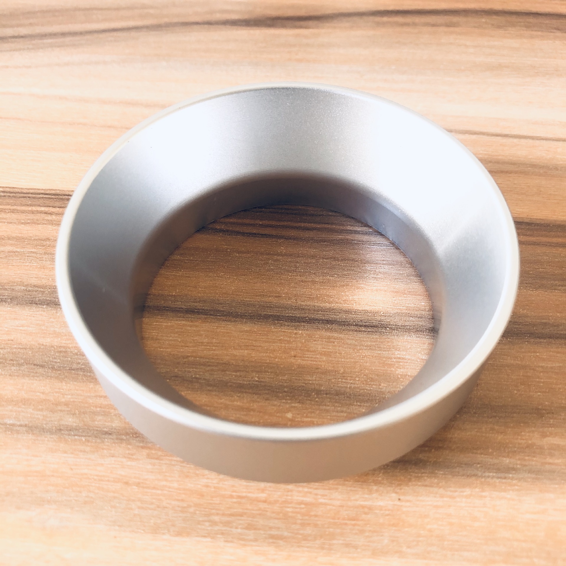 Alimentador de polvo de café anti-mosca en polvo anillo cuantitativo aleación de aluminio molinillo de frijol italiano anti-mosca en polvo universal 51/54/58