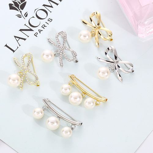 Source manufacturer temperament neckline anti-exposure pearl buckle pin to fix clothes small brooch women's collar pin accessories corsage