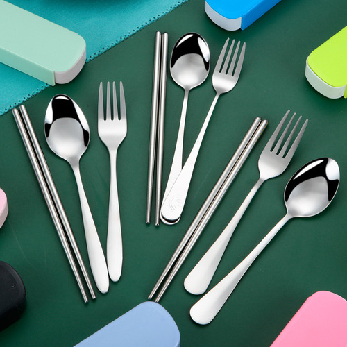 A complete set of stainless steel tableware, including spoons and chopsticks, portable tableware set, one set of spoons and chopsticks, and a three-piece set of knife and fork.