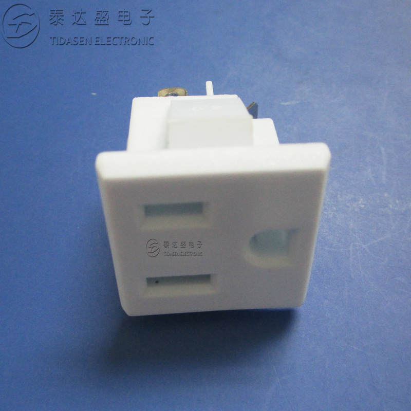 供应出口家电用27*27美式插座白色三孔认证美标AC电源插座DB-14-M