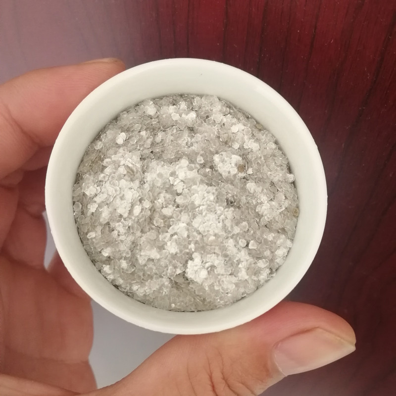 供应白色云母片10-20目云母碎彩色云母染色云母合成云母