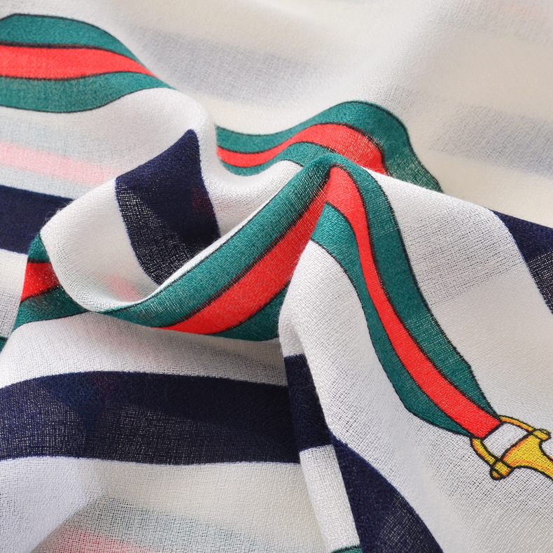 La primavera y el otoño Toalla de playa versátil del mantón de la protección solar de la cadena de moda europea y americana del estilo occidental imprimieron la bufanda grande de la bufanda de la sensación del algodón y del lino