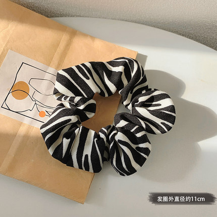 7 # 흑백 줄무늬