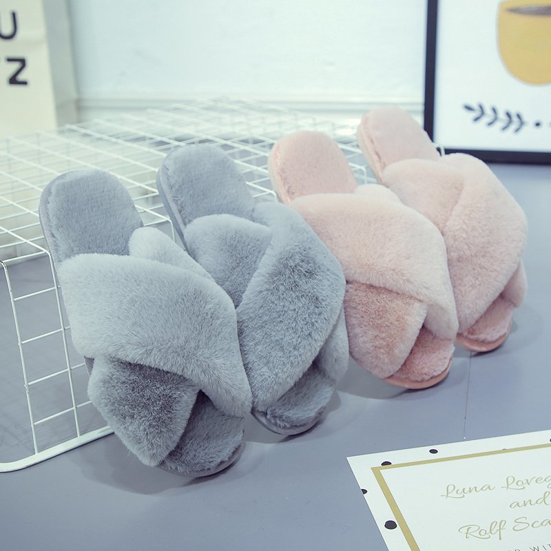 Zapatillas de felpa de invierno de las mujeres casa interior felpa piso plano zapatillas punta abierta Cruz flip flops Zapatillas de algodón caliente