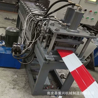 重兴机械现货供应压瓦机 警示带设备彩钢瓦全套设备